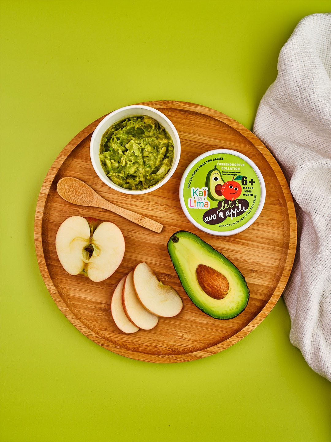 Appel en avocado babyvoeding tussendoortje